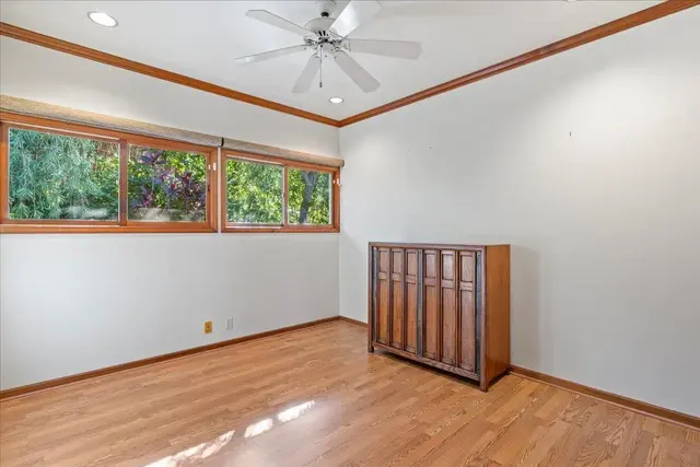 Listing Image for 37 Manu St 34 of 50