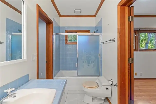 Listing Image for 37 Manu St 36 of 50
