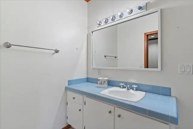Listing Image for 37 Manu St 37 of 50