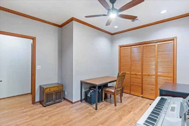 Listing Image for 37 Manu St 38 of 50
