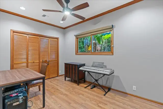 Listing Image for 37 Manu St 39 of 50