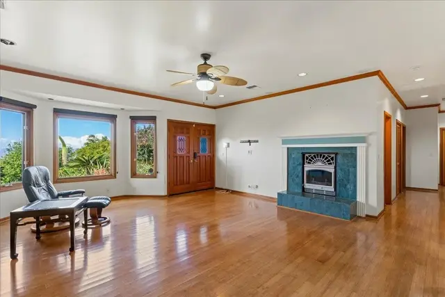 Listing Image for 37 Manu St 9 of 50