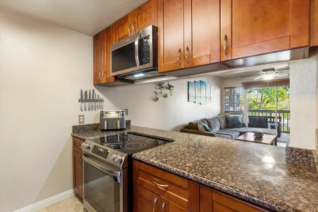 Listing Image for 160 Keonekai Rd 4202 11 of 32