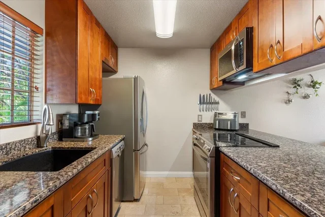 Listing Image for 160 Keonekai Rd 4202 14 of 32