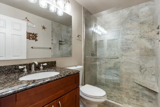 Listing Image for 160 Keonekai Rd 4202 21 of 32