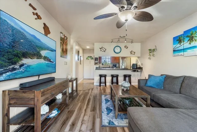 Listing Image for 160 Keonekai Rd 4202 6 of 32