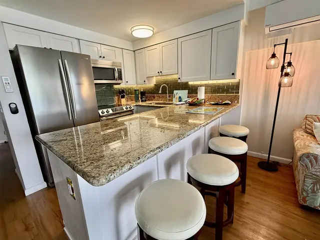 Listing Image for 70 Hauoli St 303 10 of 25