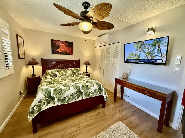 Listing Image for 70 Hauoli St 303 12 of 25