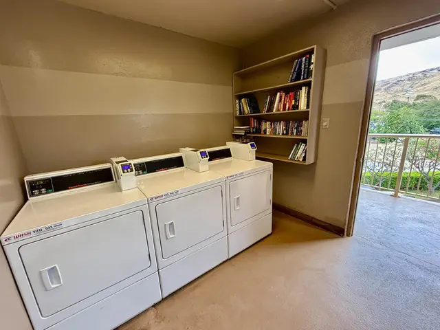 Listing Image for 70 Hauoli St 303 19 of 25