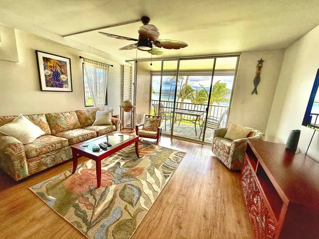 Listing Image for 70 Hauoli St 303 3 of 25