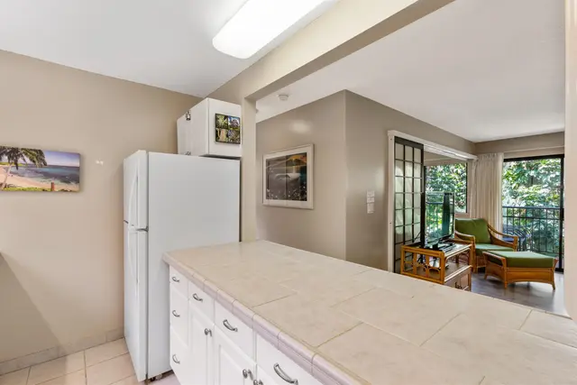 Listing Image for 280 Hauoli St B-17 14 of 50