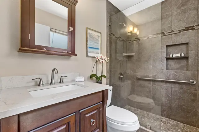 Listing Image for 280 Hauoli St B-17 42 of 50