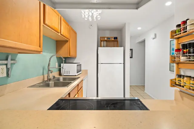 Listing Image for 65 Halili Ln 10f 13 of 48