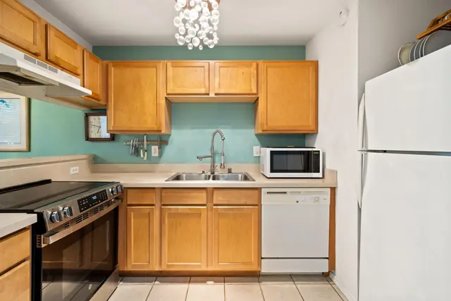 Listing Image for 65 Halili Ln 10f 15 of 48