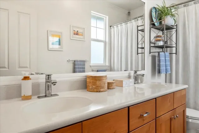 Listing Image for 668 Komo Ohia St 15 of 39