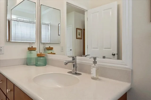 Listing Image for 668 Komo Ohia St 22 of 39