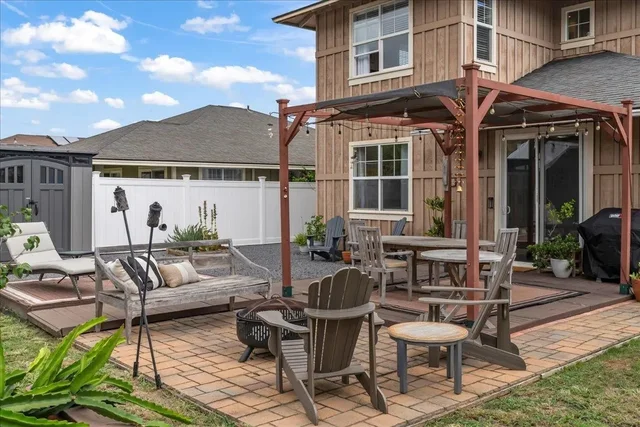 Listing Image for 668 Komo Ohia St 29 of 39