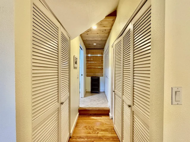 Listing Image for 100 Lio Pl E-2 16 of 32