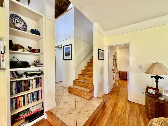 Listing Image for 100 Lio Pl E-2 19 of 32