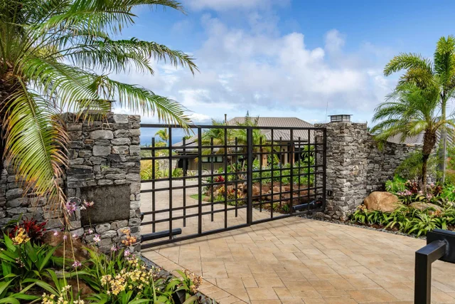 Listing Image for 210 Naio Pl 40 of 50