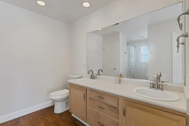 Listing Image for 35 Polale St 21 of 36