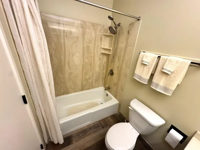 Listing Image for 255 Kepuhi Pl 18a02 12 of 28