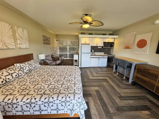 Listing Image for 255 Kepuhi Pl 18a02 3 of 28