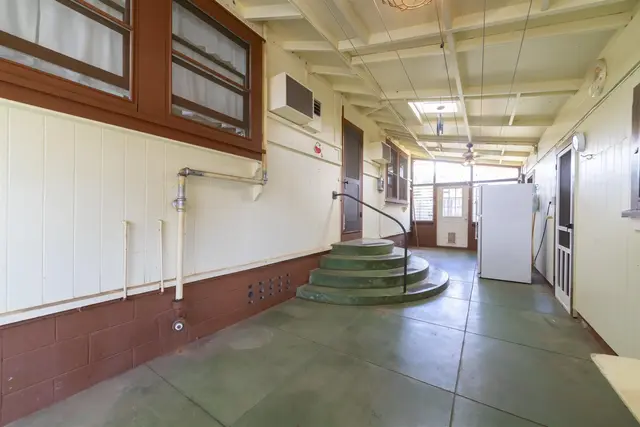 Listing Image for 38 Kealaloa Ave 5 of 40
