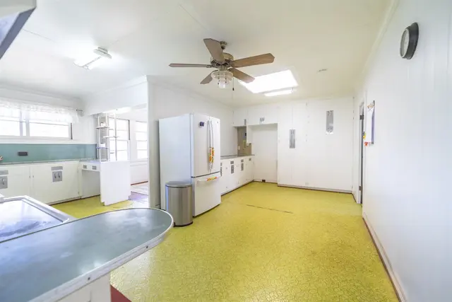 Listing Image for 38 Kealaloa Ave 6 of 40
