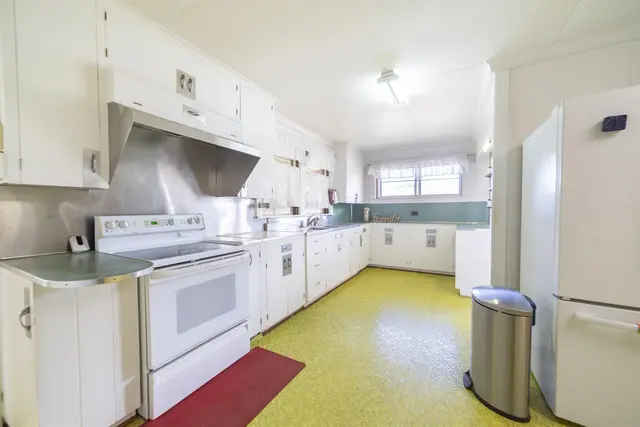 Listing Image for 38 Kealaloa Ave 7 of 40