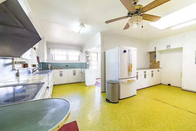 Listing Image for 38 Kealaloa Ave 9 of 40