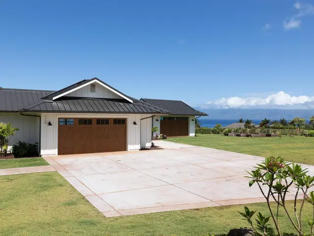 Listing Image for 3251 Aina Mahiai Pl 33 of 41