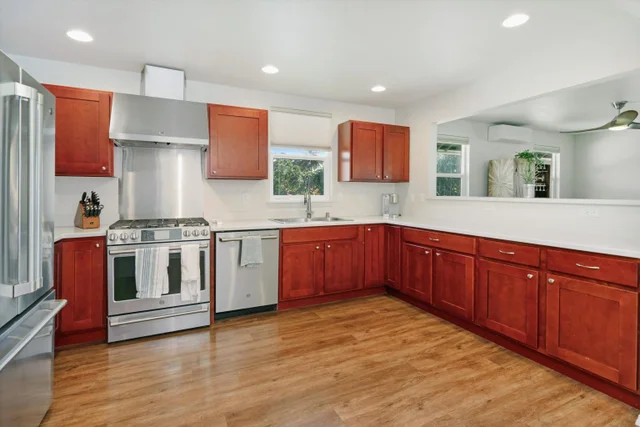 Listing Image for 51 Kanoenoe Loop 10 of 50