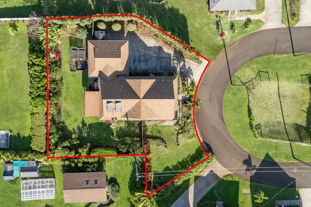 Listing Image for 51 Kanoenoe Loop 2 of 50