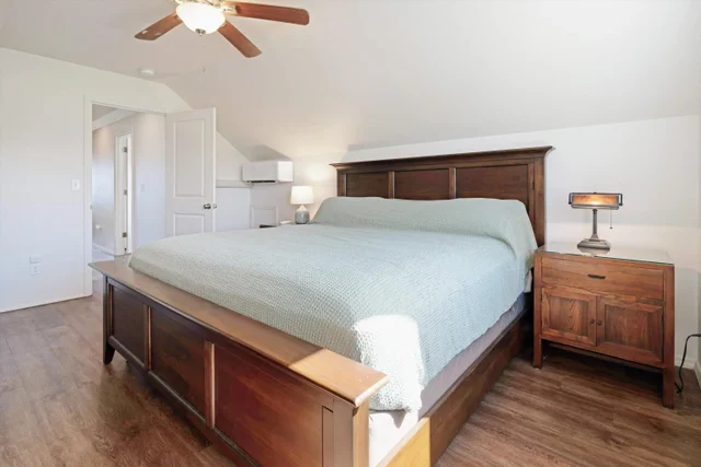 Listing Image for 51 Kanoenoe Loop 26 of 50