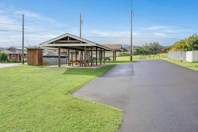 Listing Image for 51 Kanoenoe Loop 30 of 50