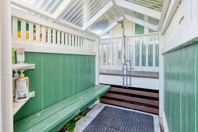 Listing Image for 51 Kanoenoe Loop 32 of 50