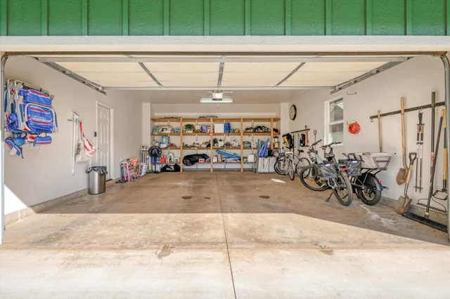 Listing Image for 51 Kanoenoe Loop 33 of 50