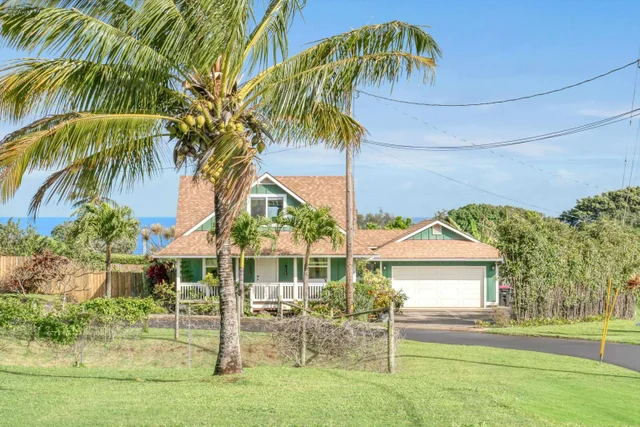 Listing Image for 51 Kanoenoe Loop 38 of 50