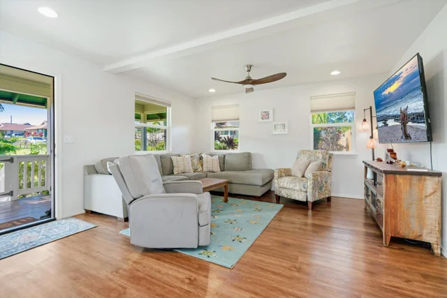 Listing Image for 51 Kanoenoe Loop 4 of 50