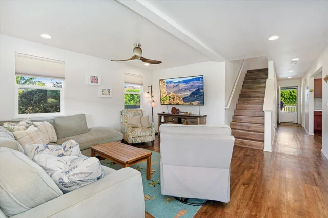 Listing Image for 51 Kanoenoe Loop 5 of 50