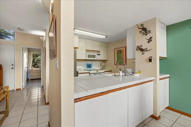 Listing Image for 1299 Uluniu Rd G-205 16 of 40