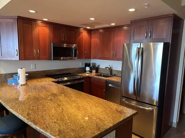 Listing Image for 2481 Kaanapali Pkwy 812/x 6 of 28
