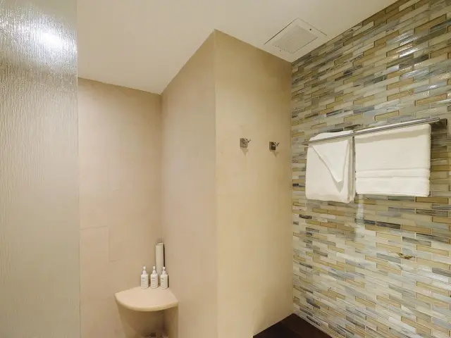 Listing Image for 50 Nohea Kai Dr I1004 24 of 35