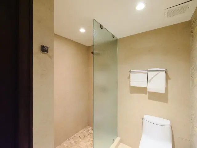 Listing Image for 50 Nohea Kai Dr I1004 33 of 35