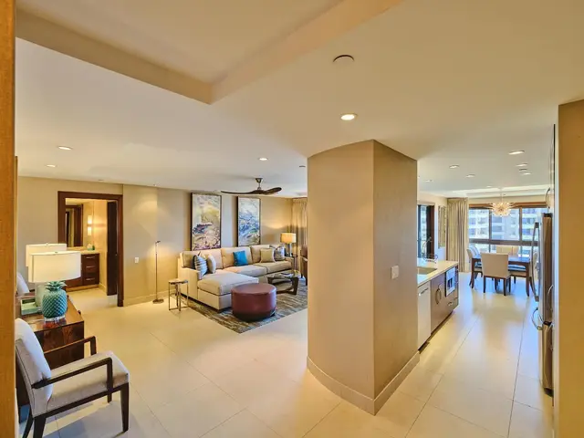 Listing Image for 50 Nohea Kai Dr I1004 5 of 35
