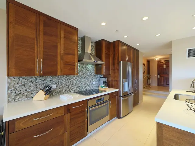 Listing Image for 50 Nohea Kai Dr I1004 7 of 35