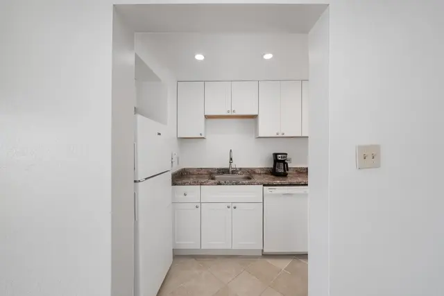 Listing Image for 3723 Lower Honoapiilani Rd 104 4 of 45