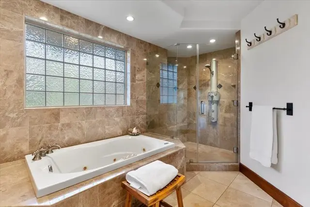 Listing Image for 392 Wekiu Pl 26 of 50