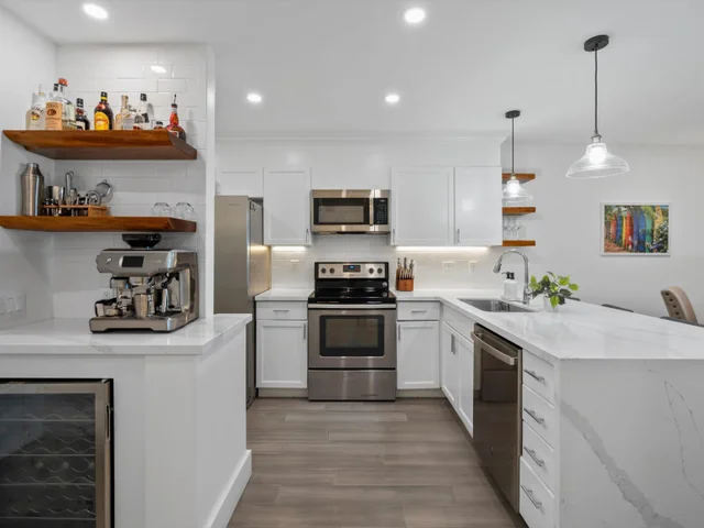 Listing Image for 3950 Kalai Waa St C202 7 of 33